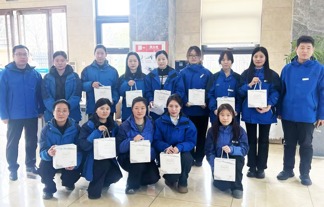 致敬巾帼奋斗者 | 恒创环保开展“三八”妇女节暖心慰问活动